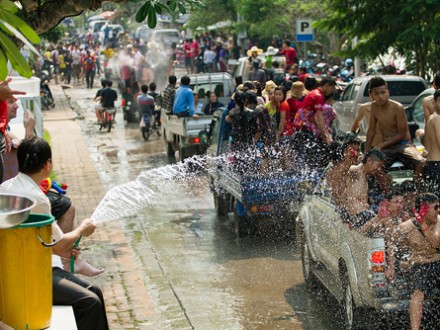Fete de l eau au Laos